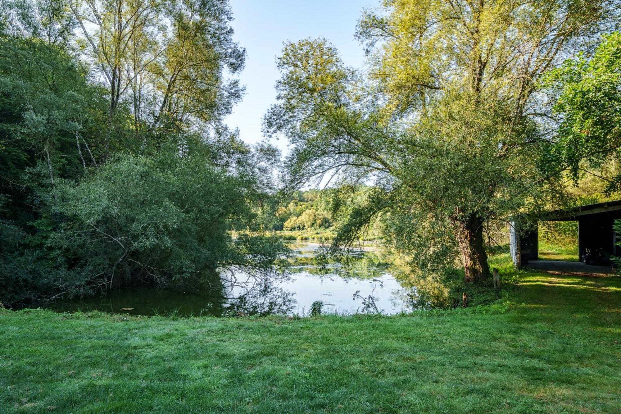 La Cabane Du Pont Du Douet Mazieres-de-Touraine Luaran gambar
